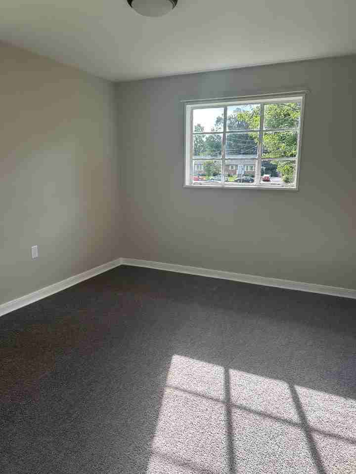 129 Holliday Drive - Photo 4 of 6