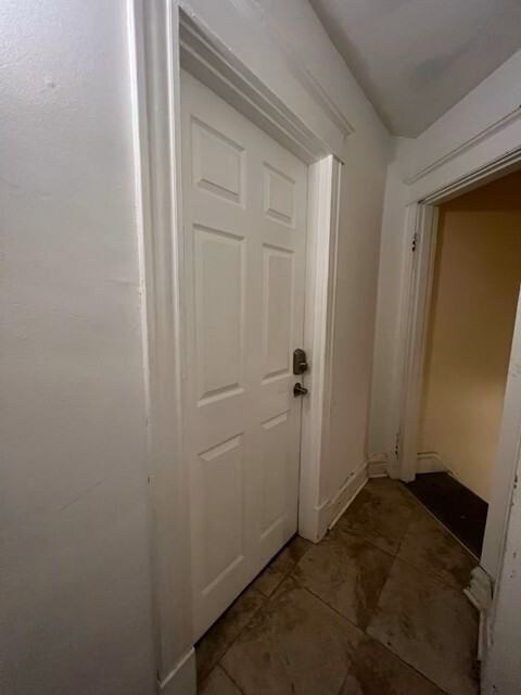1I: Waterman Apartments - Photo 2 of 41