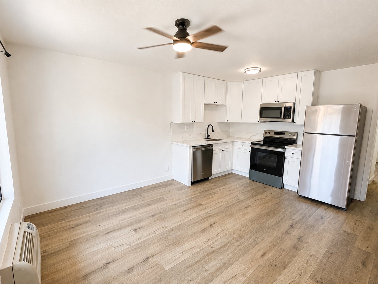 4218 46th Street - Photo 3 of 28