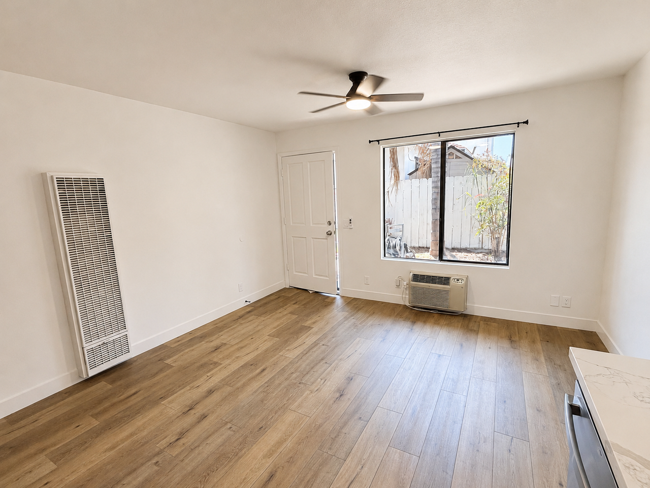 4218 46th Street - Photo 4 of 28
