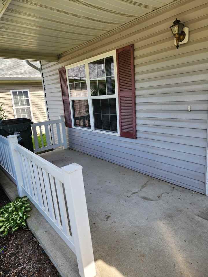 380 Browns Lane - Photo 2 of 13