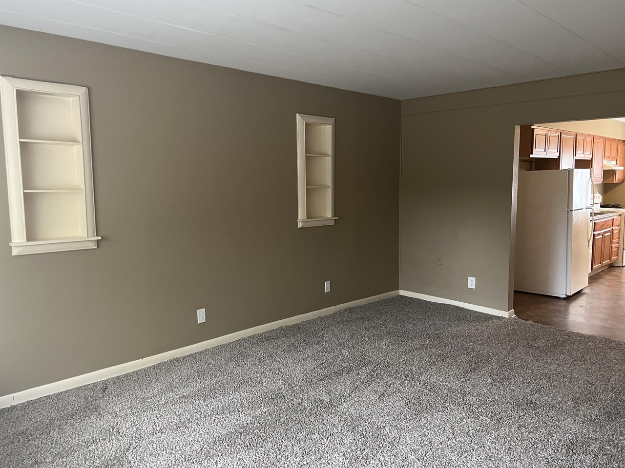 713 W CHURCH ST. - Photo 3 of 18
