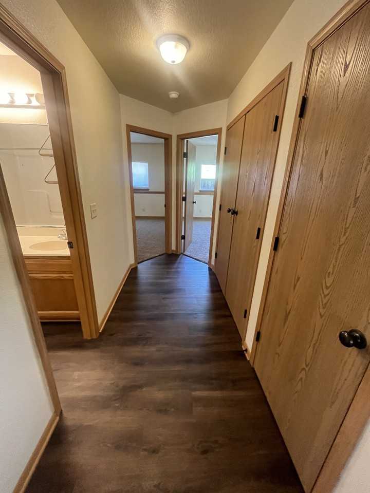 405 Broad Street - Photo 5 of 10
