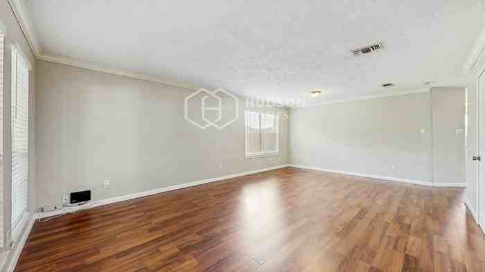 1334 Deer Ridge Dr - Photo 5 of 39