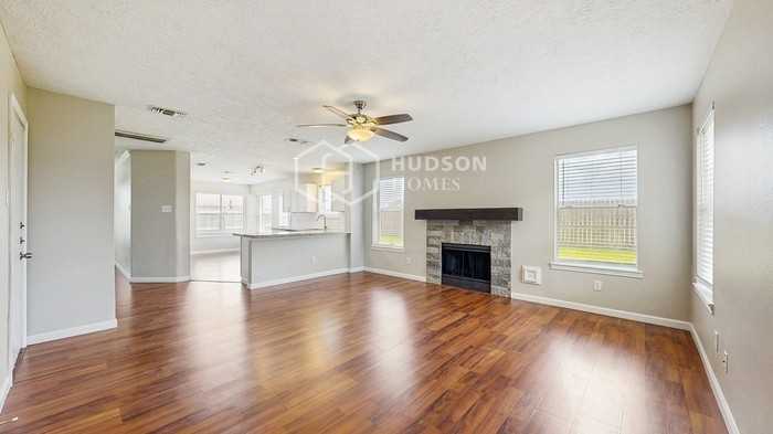 1334 Deer Ridge Dr - Photo 7 of 39