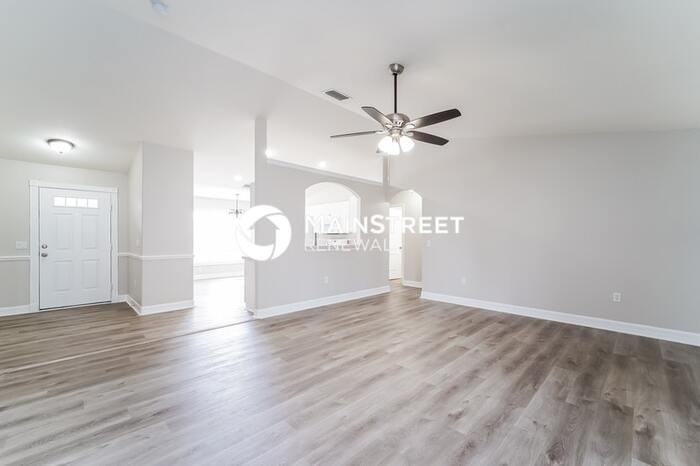 2538 Margaret Ln - Photo 3 of 16