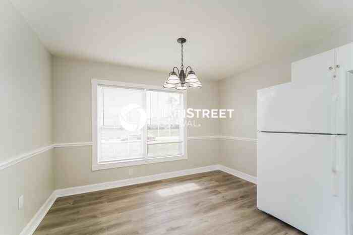 2538 Margaret Ln - Photo 5 of 16