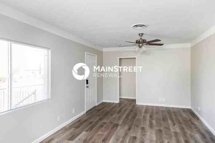 346 Arnold St - Photo 3 of 16