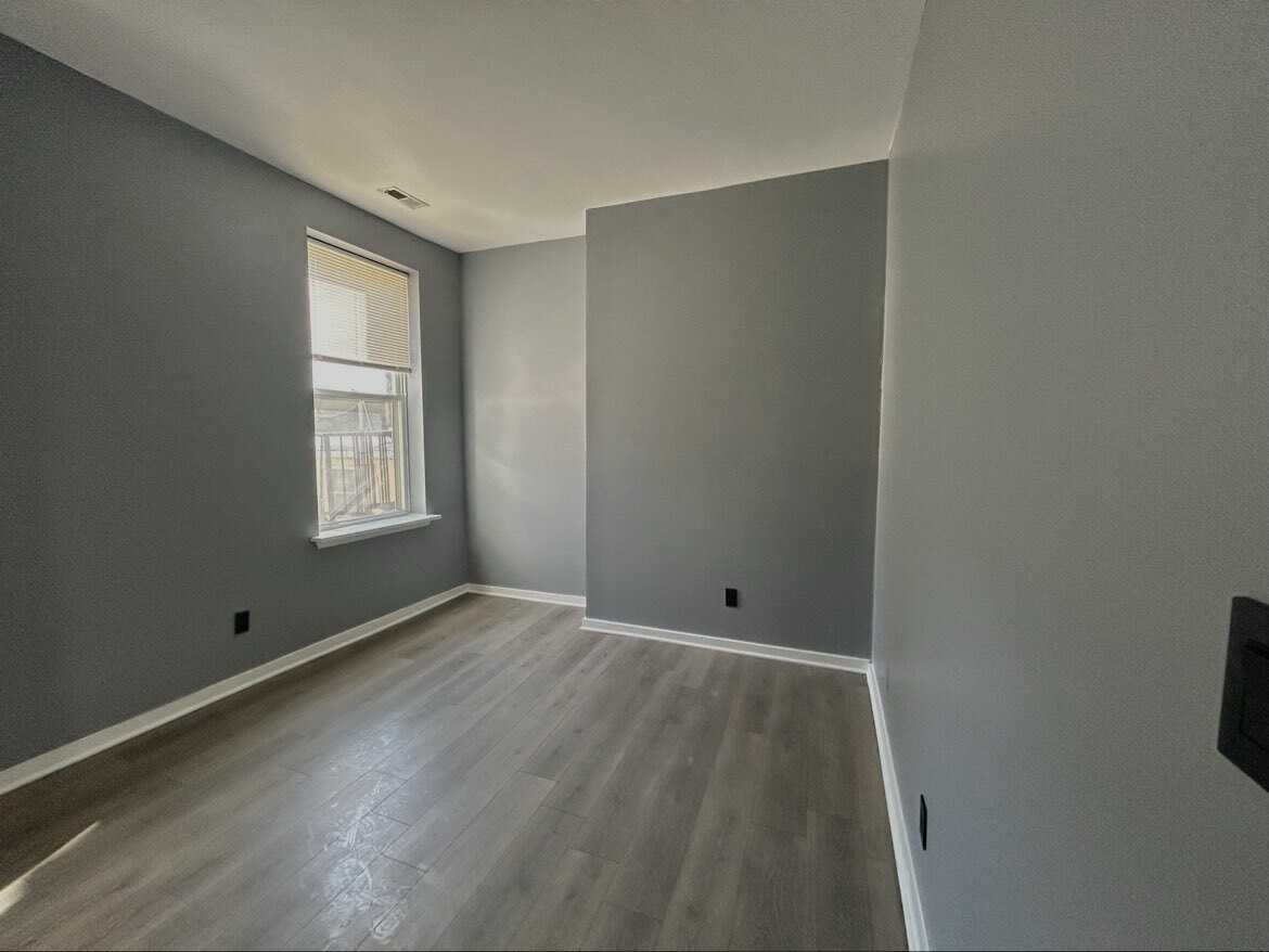 Centre Properties - Photo 4 of 8
