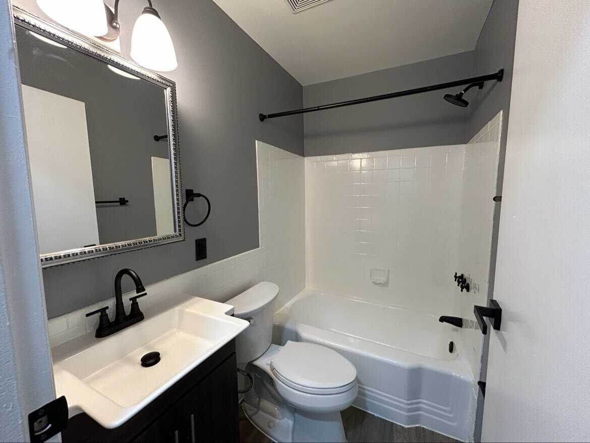 Centre Properties - Photo 5 of 8