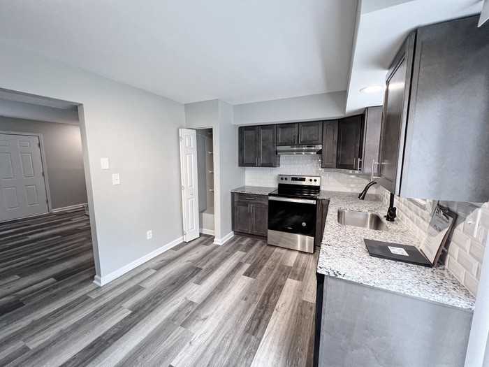 41 W 26th St - Photo 3 of 14