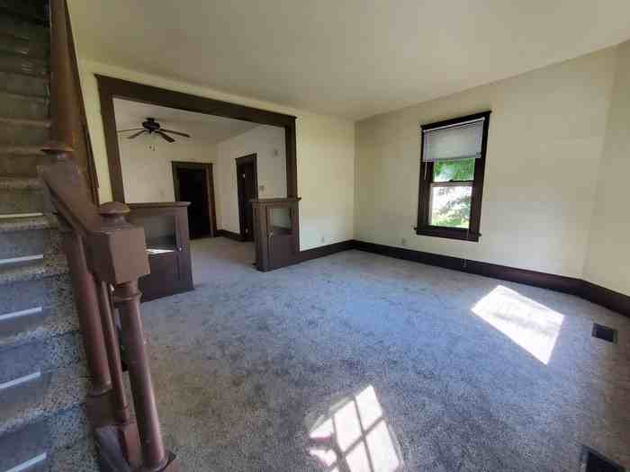 1722 University Ave - Photo 2 of 17