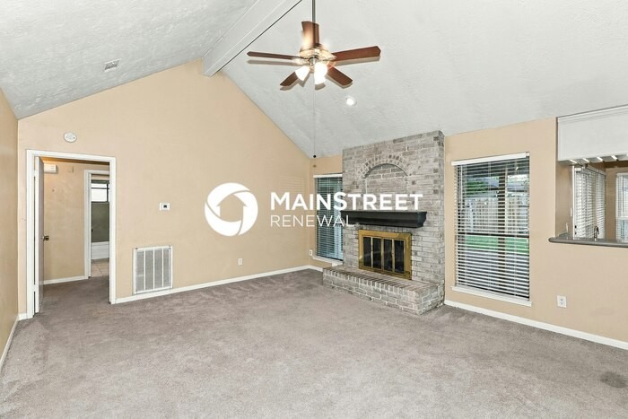 15514 Cabildo Dr - Photo 3 of 17
