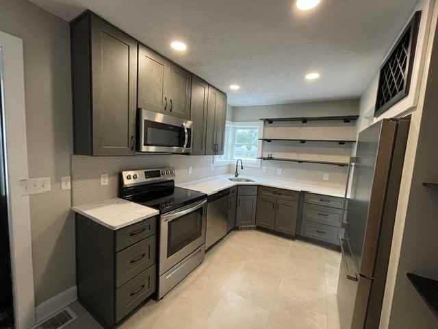 147 Burton St - Photo 4 of 9