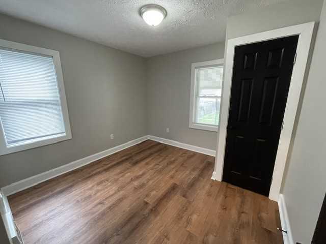147 Burton St - Photo 7 of 9