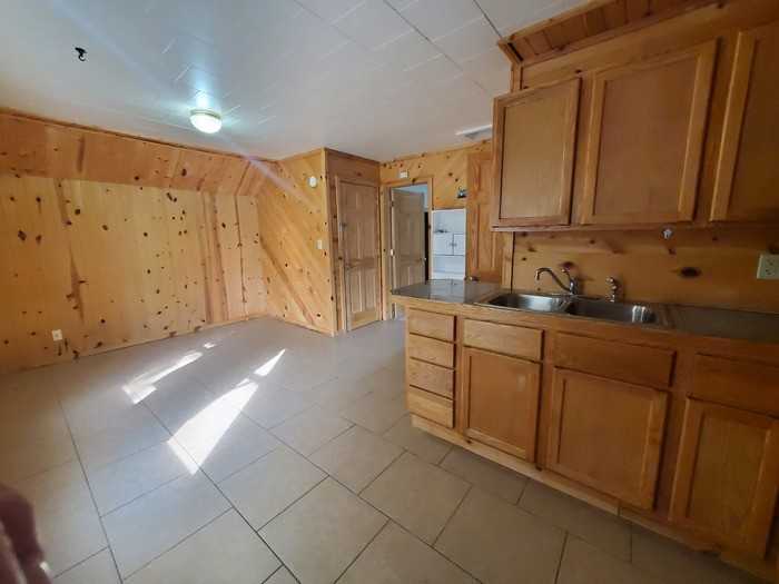 1617 University Ave - Photo 4 of 23