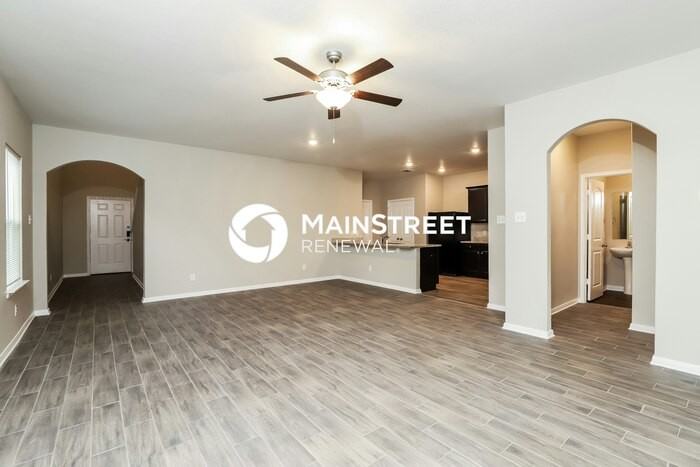 629 Greenway Trl - Photo 4 of 17