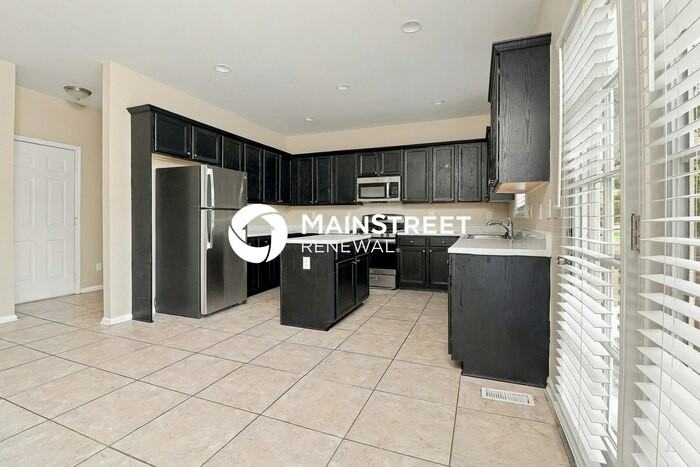 1610 Brandemere Ln - Photo 5 of 16