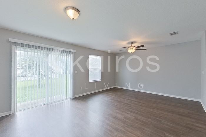 1307 Mull St - Photo 2 of 21