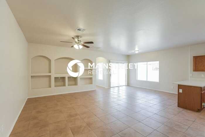 8854 W Hilton Ave - Photo 4 of 16
