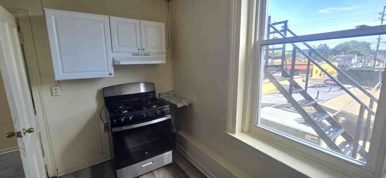 40-42 North Sussex Street - Photo 5 of 13