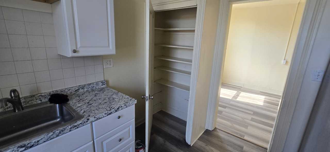 40-42 North Sussex Street - Photo 7 of 13