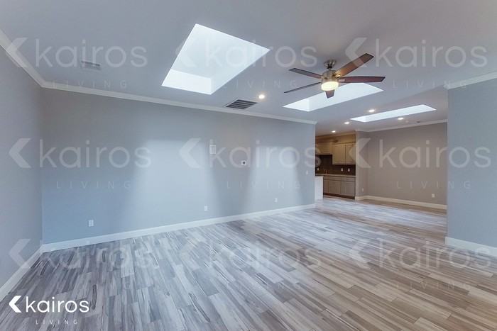 7214 Mosley St - Photo 4 of 20