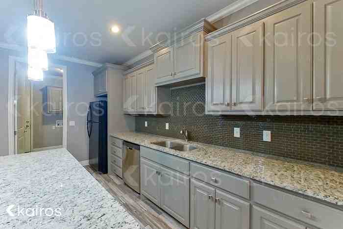 7214 Mosley St - Photo 6 of 20