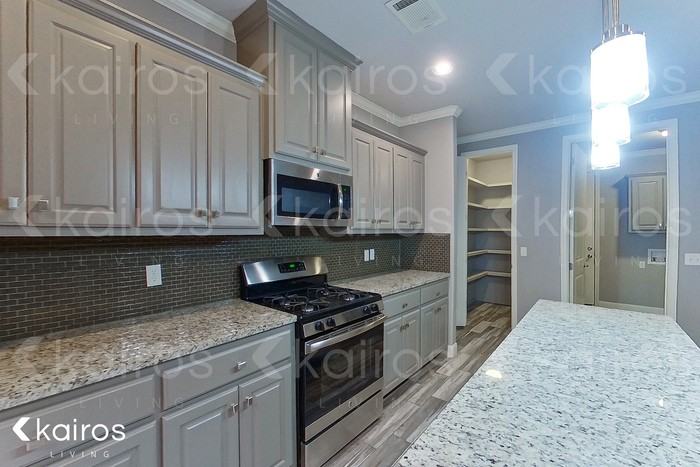 7214 Mosley St - Photo 7 of 20
