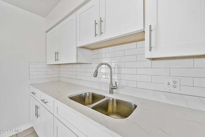6938 W Campbell Ave - Photo 7 of 35