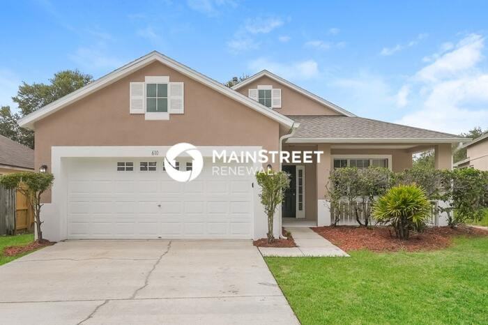 610 Wave Crest Cir