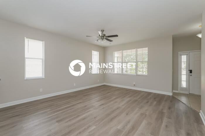 610 Wave Crest Cir - Photo 3 of 16