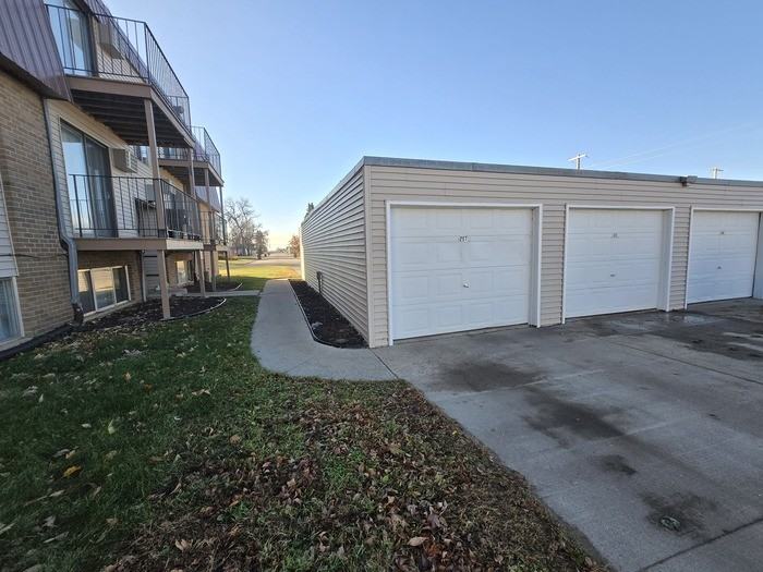 510 Lewis Ave #102 - Photo 3 of 12