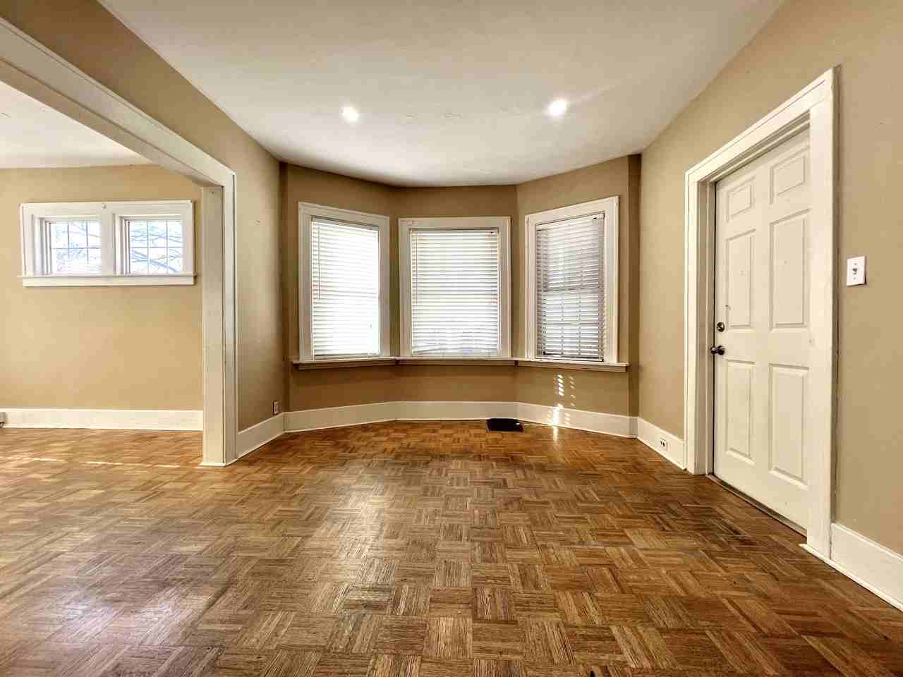 120 Mcewan Ave - Photo 3 of 9