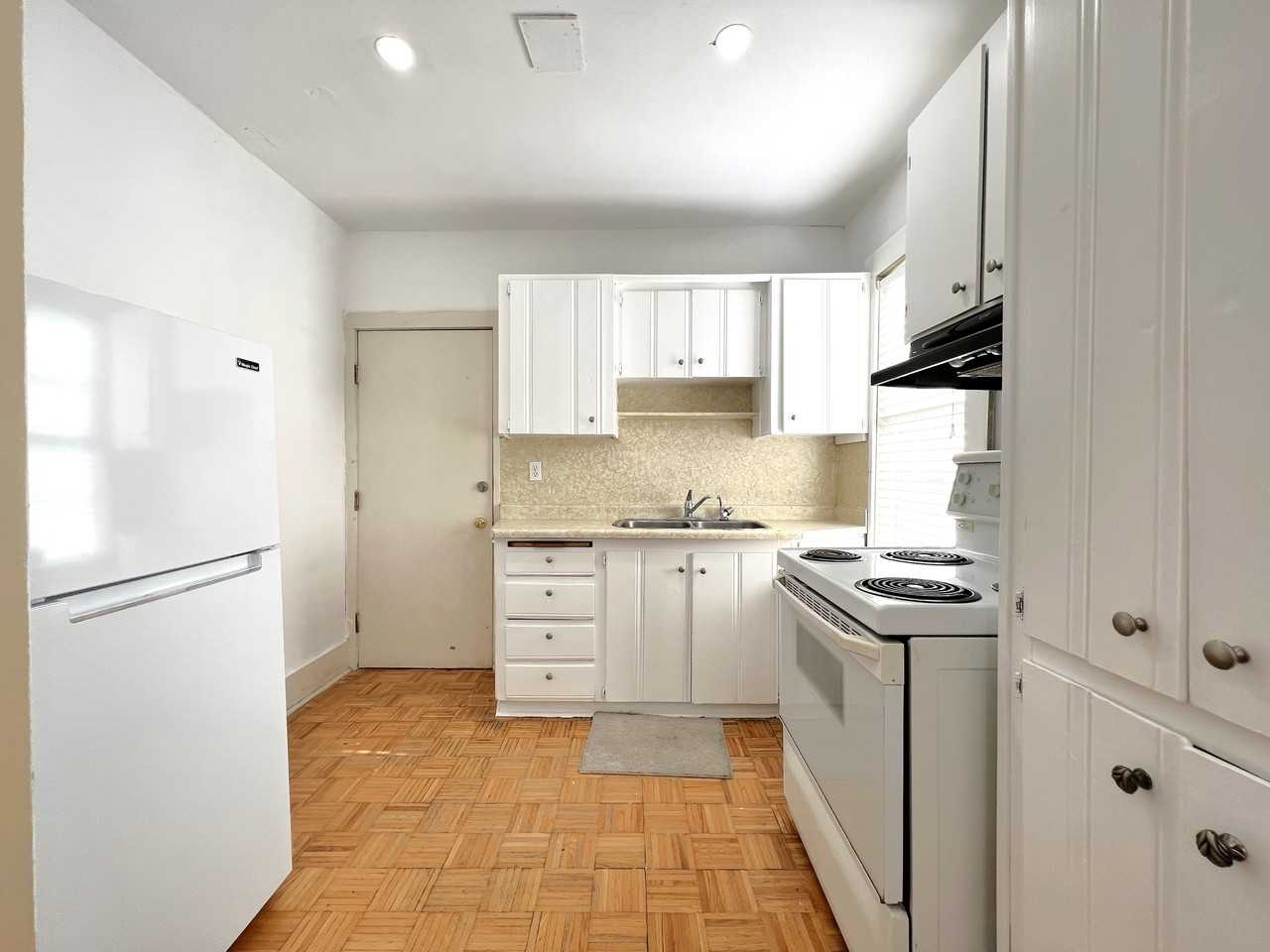 120 Mcewan Ave - Photo 4 of 9