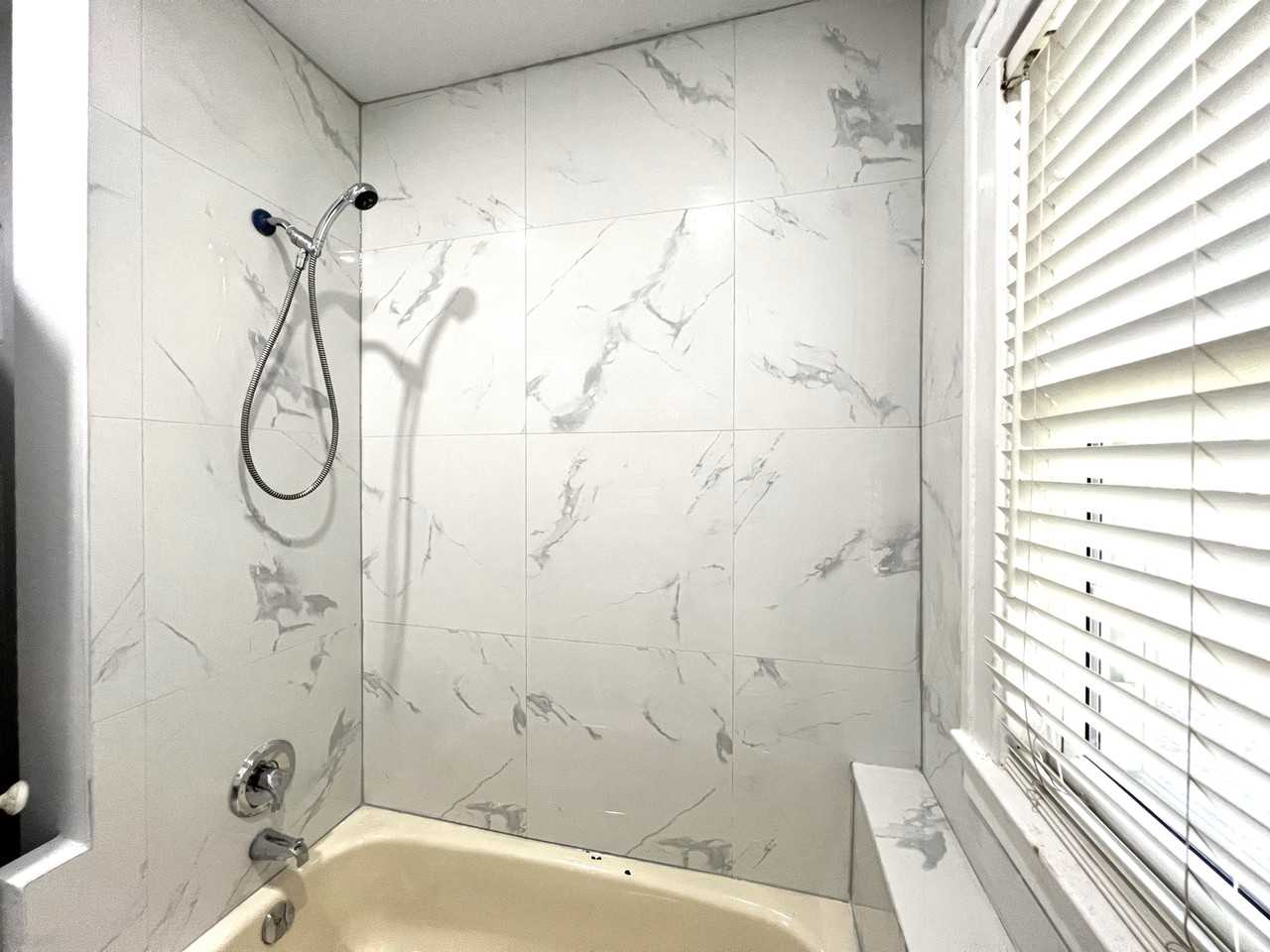 120 Mcewan Ave - Photo 7 of 9