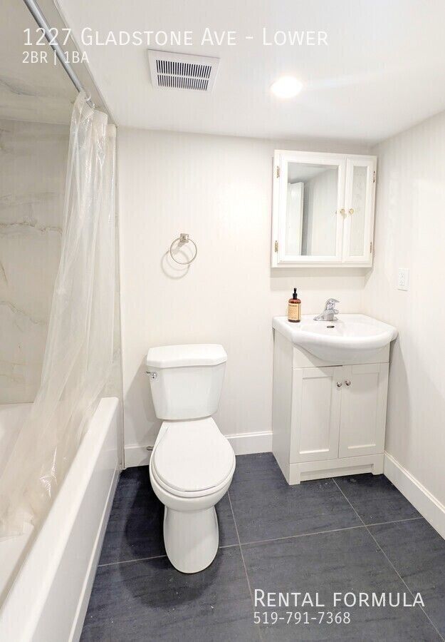 1227 Gladstone Ave - Photo 7 of 18