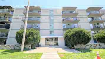 featured image of 3015 Sandwich St