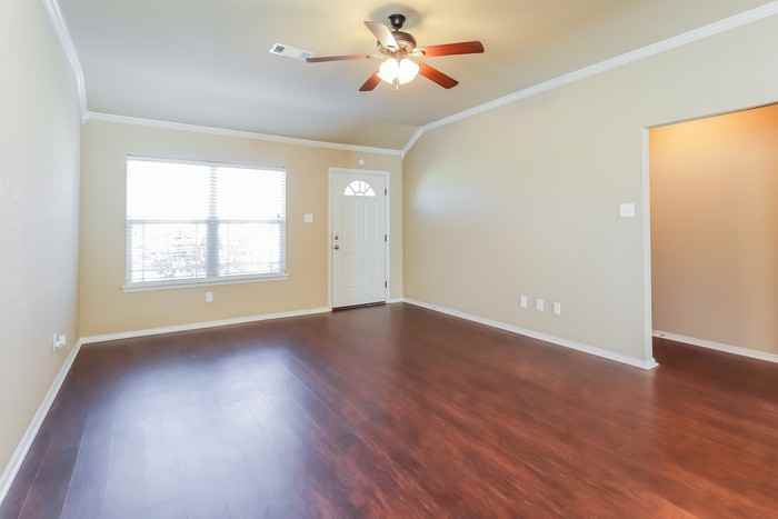14611 Parkway Meadows Dr - Photo 5 of 11