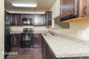 3894 E Thomas St #B - Photo 5 of 11
