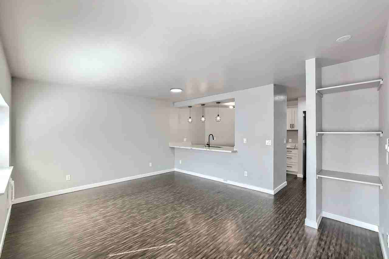 Dynasty Manor - Photo 3 of 22