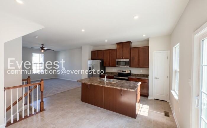 8433 Devries Ln - Photo 5 of 24