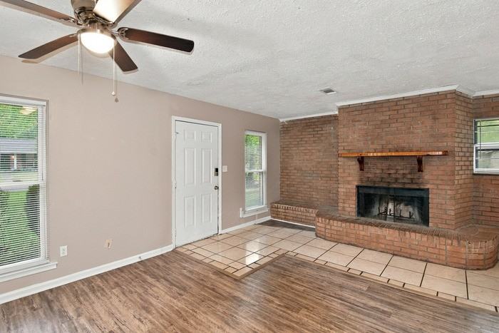 6201 Dalford Dr - Photo 4 of 14