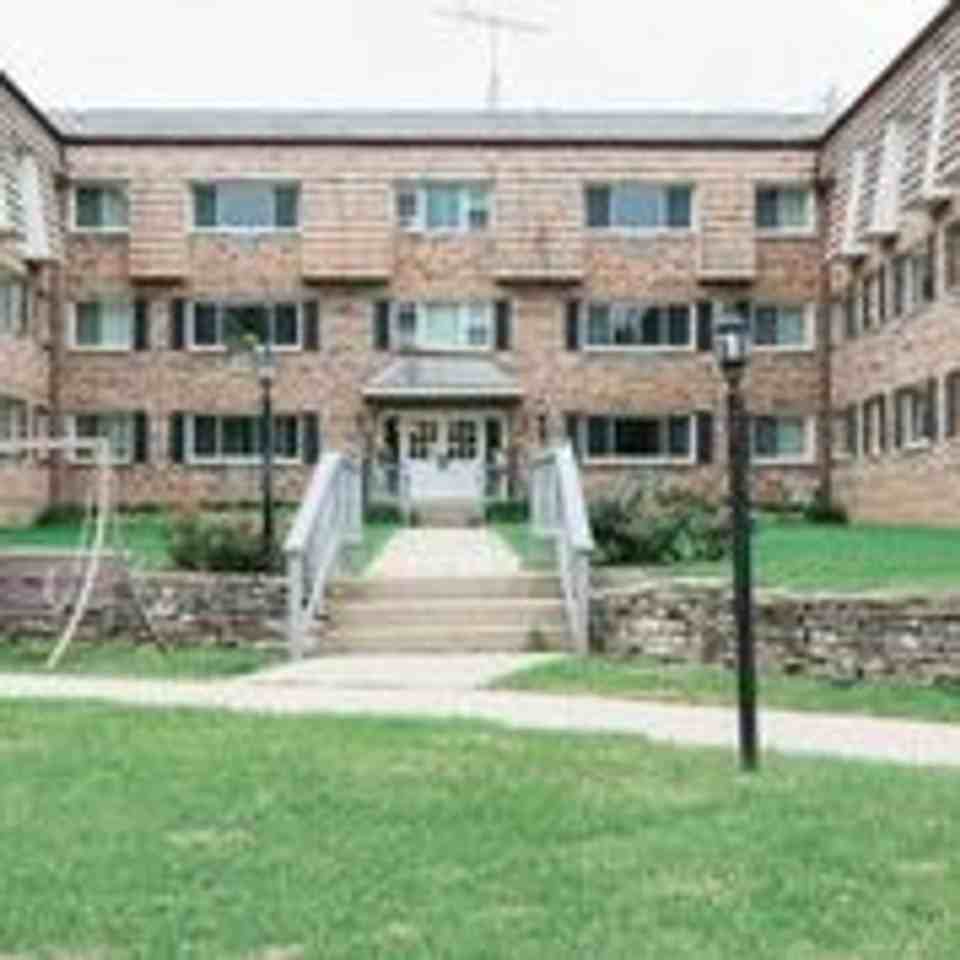 Edgewater Apartments - Photo 2 of 45