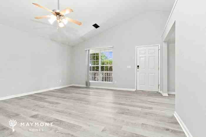 104 Brooksong Dr - Photo 4 of 15