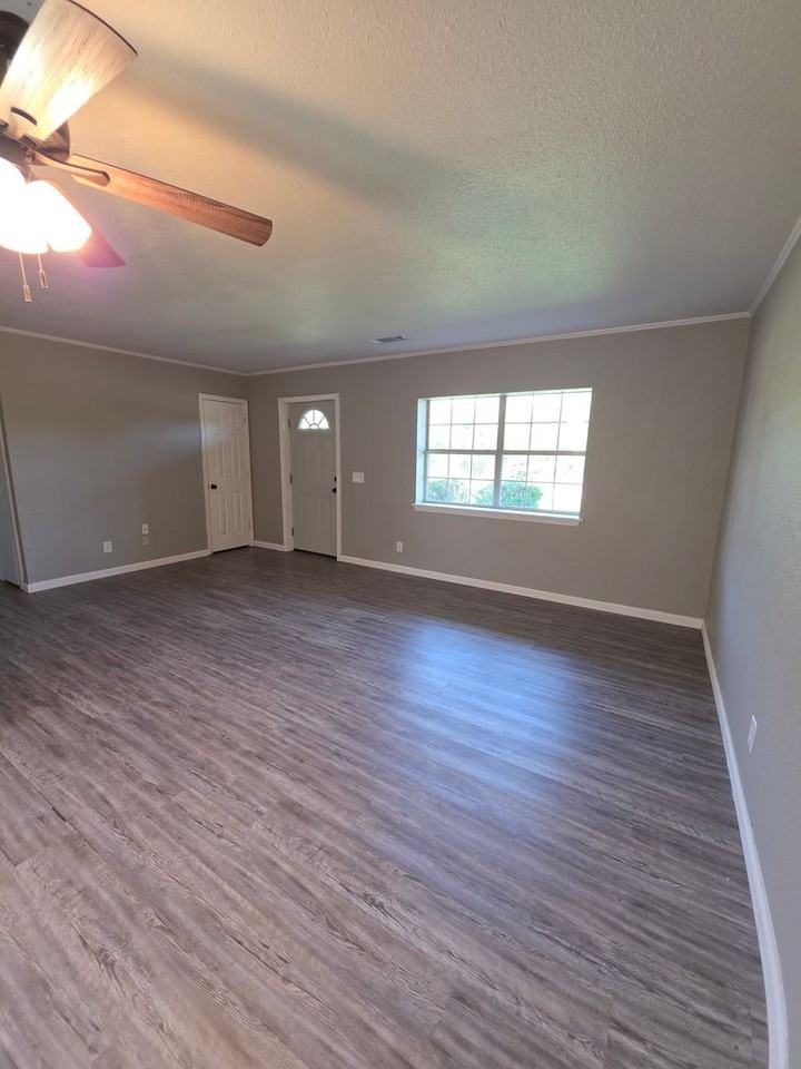 10101 Fawn Ln - Photo 3 of 16