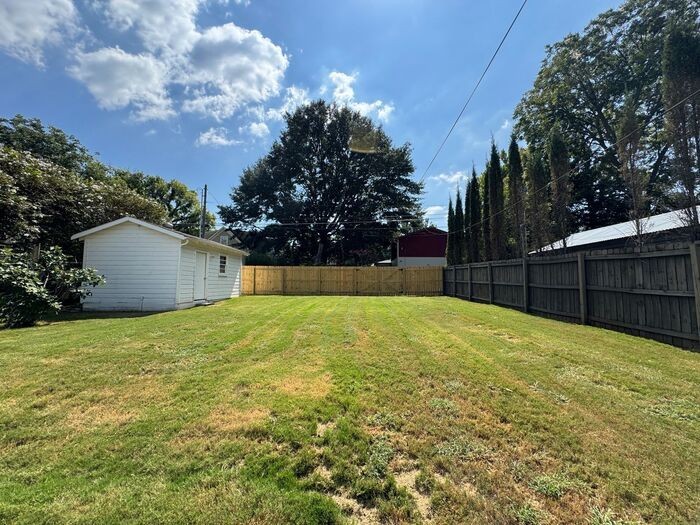 1104 Randolph Ave Se - Photo 3 of 36
