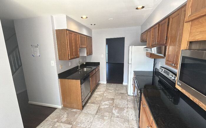 2864 Lester Lee Ct - Photo 5 of 19