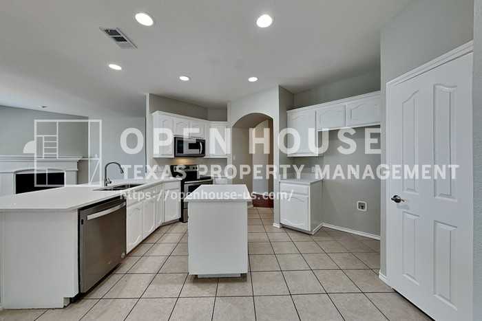 3848 Brandywine Ln - Photo 6 of 20