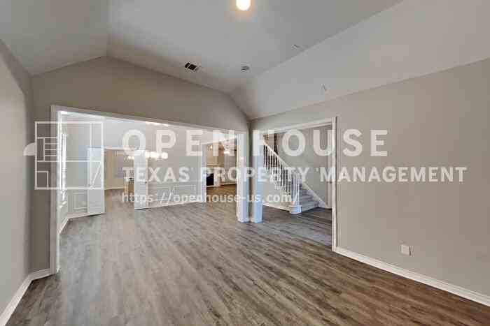 2725 Crepe Myrtle Dr - Photo 5 of 23